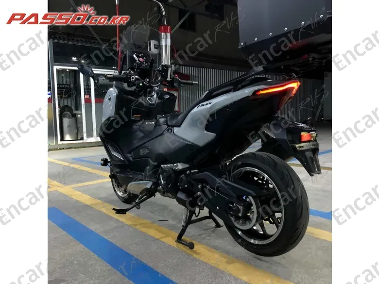 YAMAHA T MAX 530 - фото 5