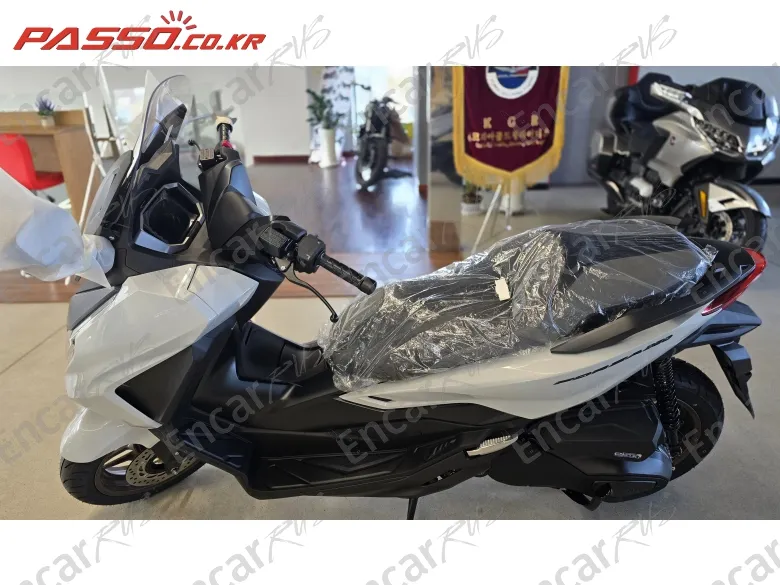 HONDA FORZA 350 - фото 1