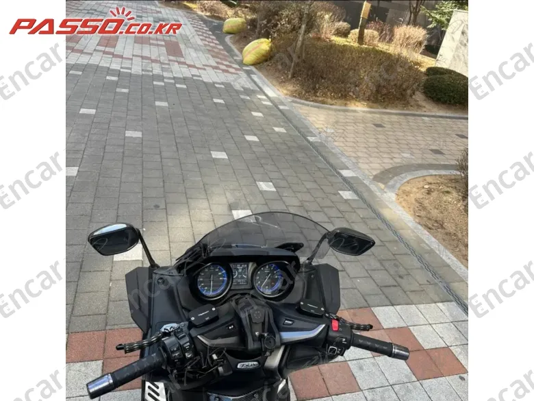 YAMAHA T MAX 560 - фото 3