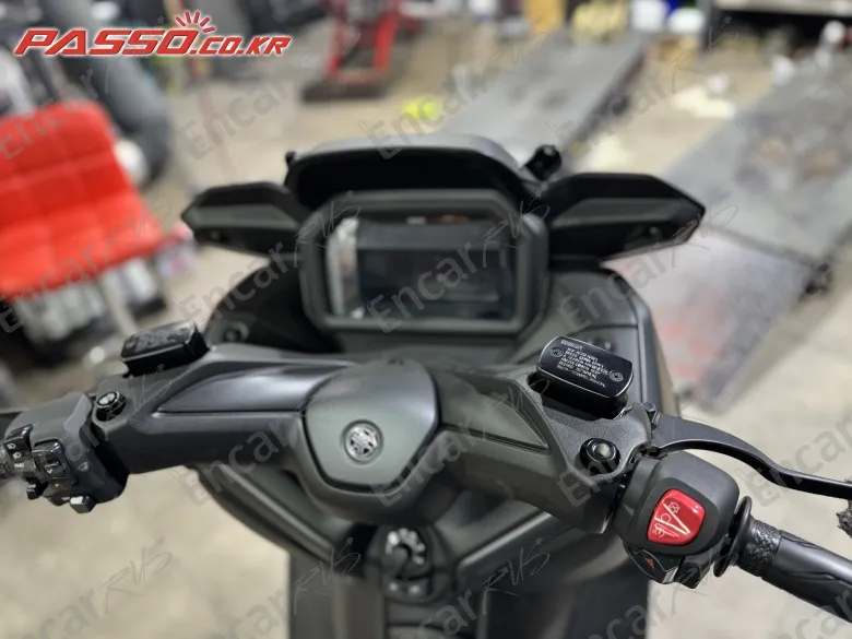 YAMAHA X MAX 300 ABS - фото 3