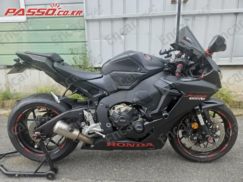 HONDA CBR 1000 RR - фото 0