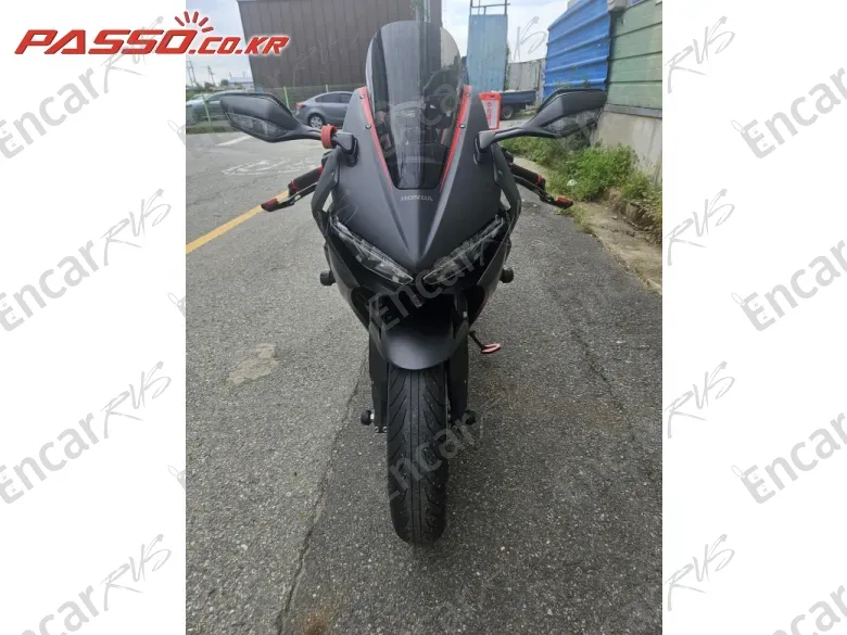 HONDA CBR 1000 RR - фото 2