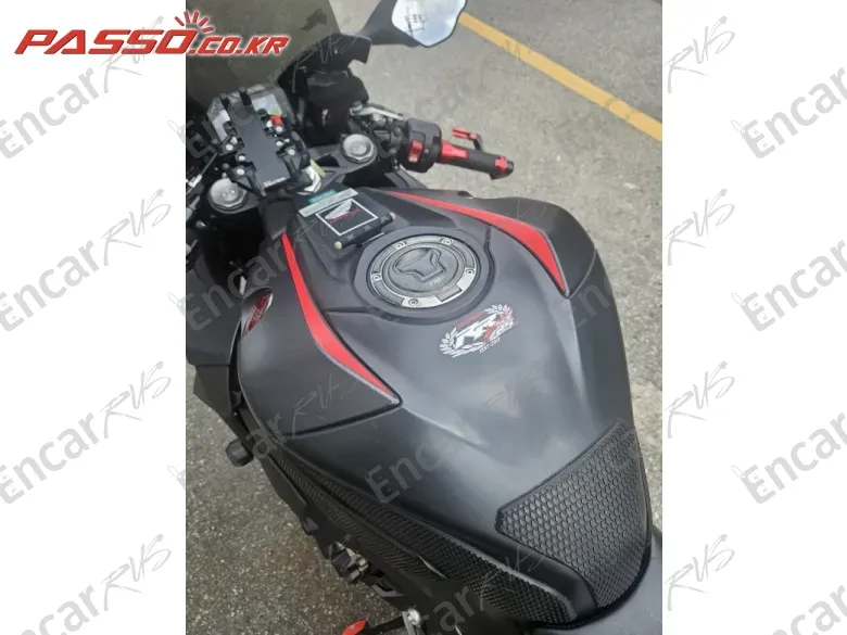 HONDA CBR 1000 RR - фото 3