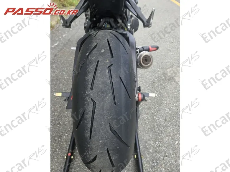 HONDA CBR 1000 RR - фото 6