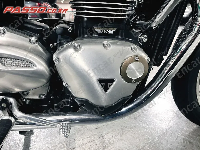 TRIUMPH BONNEVILLE T120 - фото 4