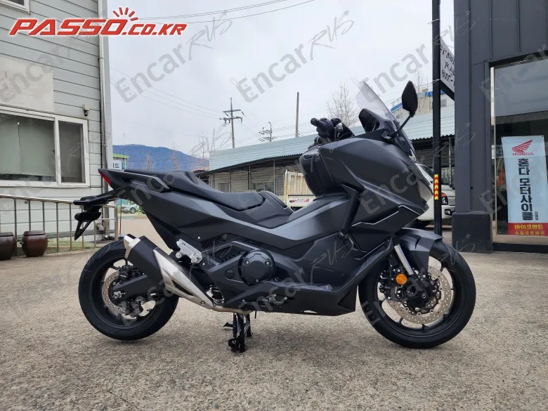 HONDA FORZA 750 - фото 0