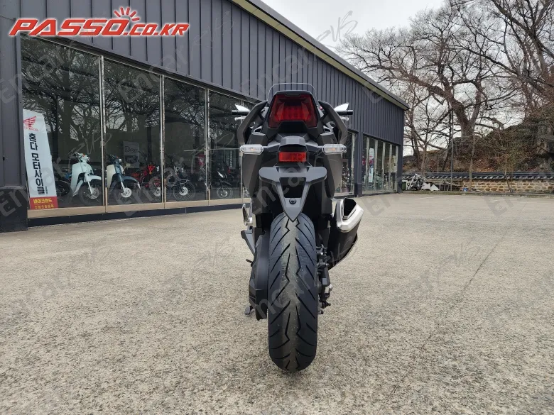 HONDA FORZA 750 - фото 2
