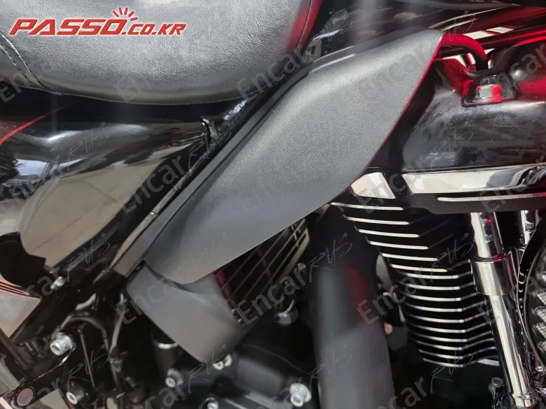 HARLEY-DAVIDSON FLHXS STREET GLIDE SPECIAL - фото 4