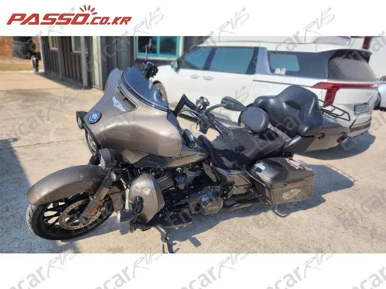 HARLEY-DAVIDSON FLHXSE - фото 1