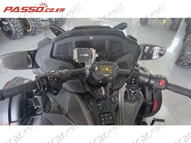 BRP CAN-AM SPYDER RT LIMITED - фото 3