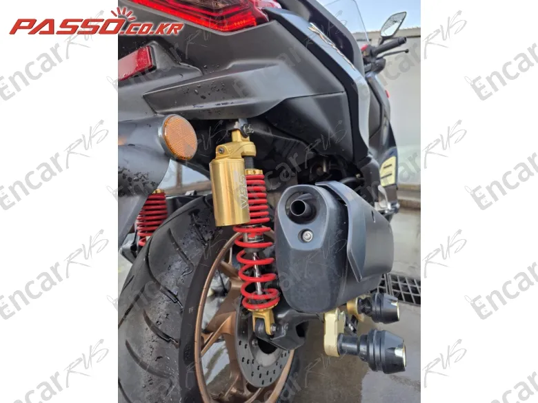 YAMAHA X MAX 300 ABS - фото 5