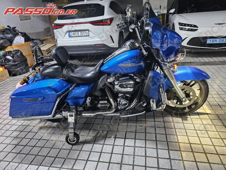 HARLEY-DAVIDSON FLHX - фото 0