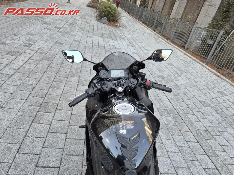 YAMAHA YZF R3 - фото 3