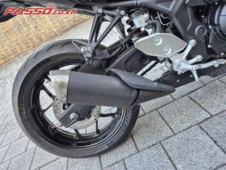 YAMAHA YZF R3 - фото 6