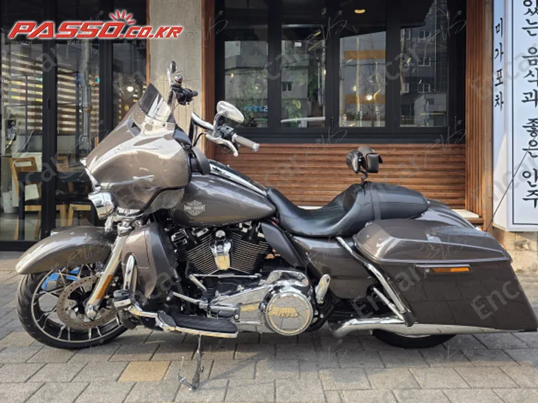 HARLEY-DAVIDSON FLHXS STREET GLIDE SPECIAL - фото 0