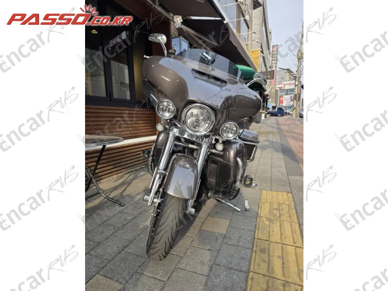 HARLEY-DAVIDSON FLHXS STREET GLIDE SPECIAL - фото 1