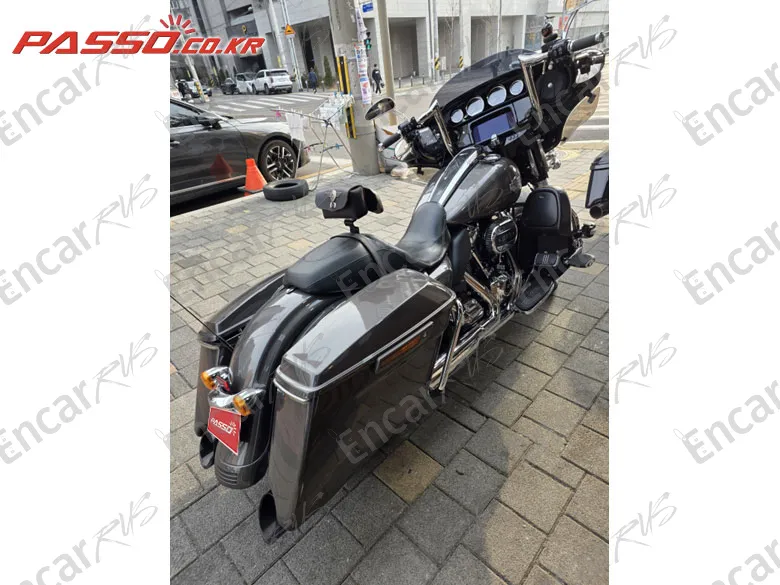 HARLEY-DAVIDSON FLHXS STREET GLIDE SPECIAL - фото 2