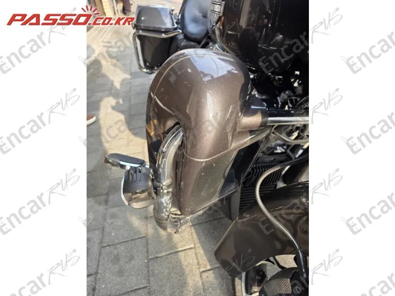 HARLEY-DAVIDSON FLHXS STREET GLIDE SPECIAL - фото 6