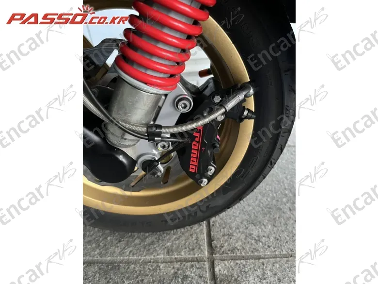 Vespa Gts 300 Super Racing Sixties - фото 6
