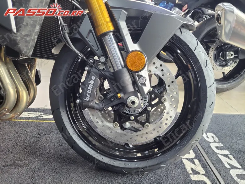 SUZUKI GSX S 1000 - фото 5
