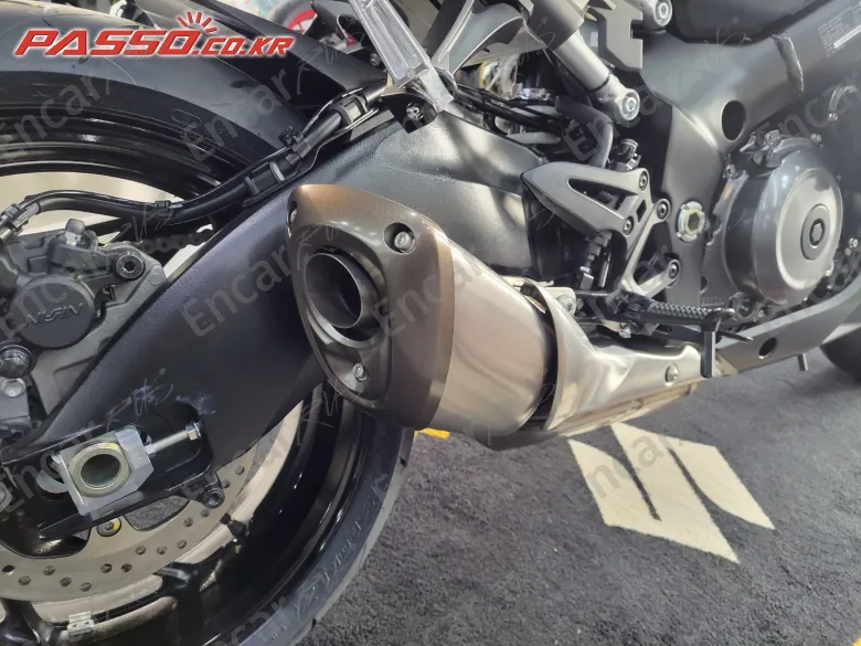 SUZUKI GSX S 1000 - фото 6