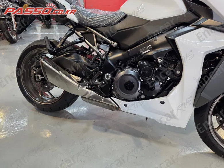 SUZUKI GSX S 1000 GT - фото 6