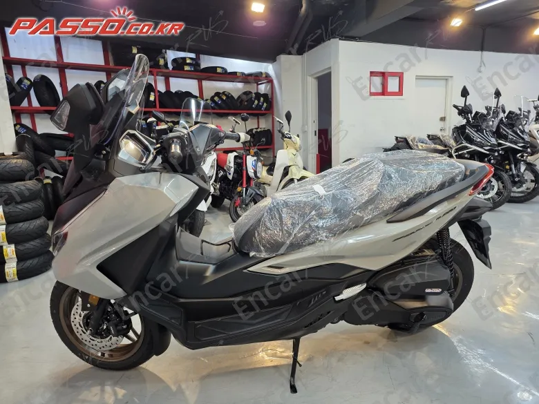 HONDA FORZA 350 - фото 1