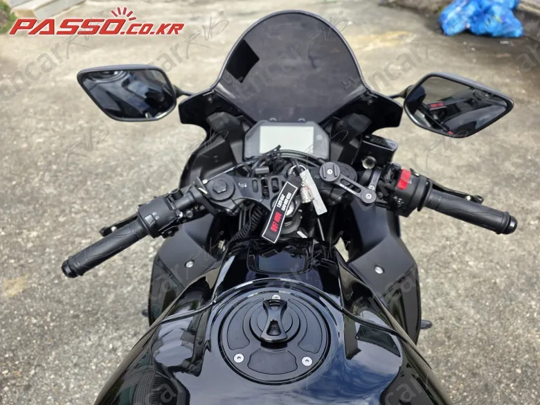 YAMAHA YZF R3 - фото 3