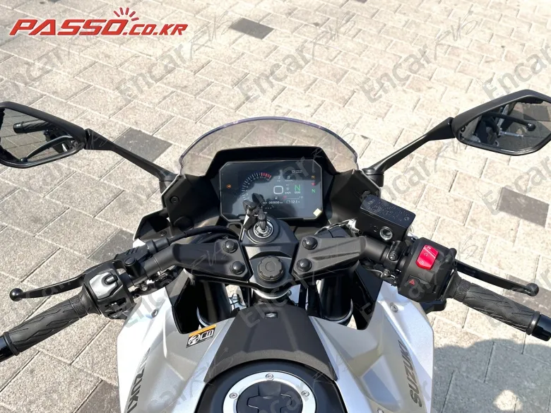 SUZUKI GSX 8 R - фото 3