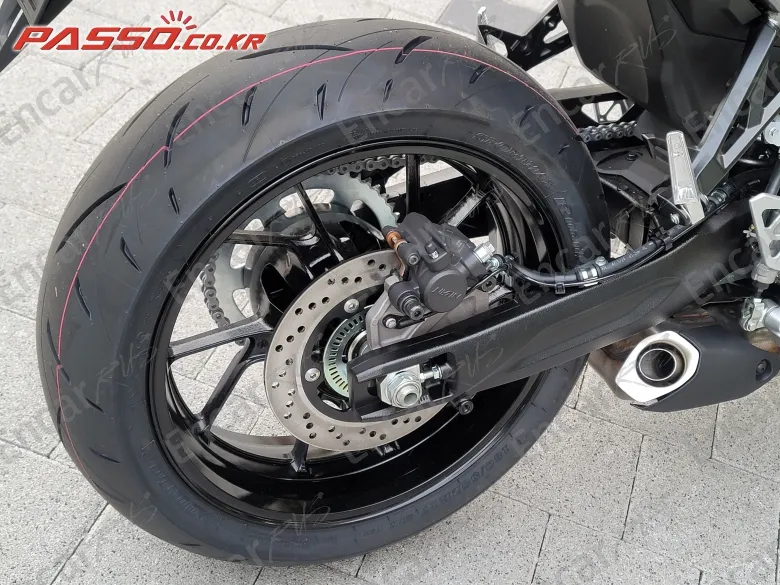 SUZUKI GSX 8 R - фото 5