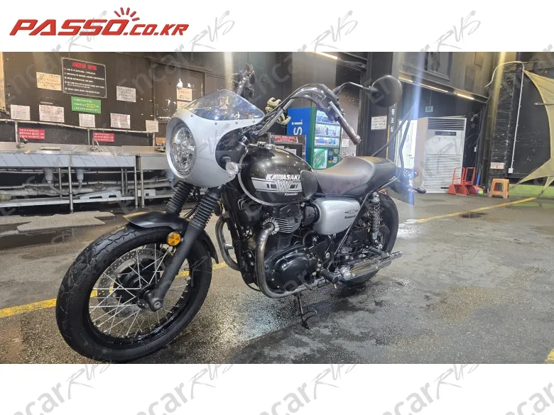 Kawasaki W 800 Cafe - фото 3