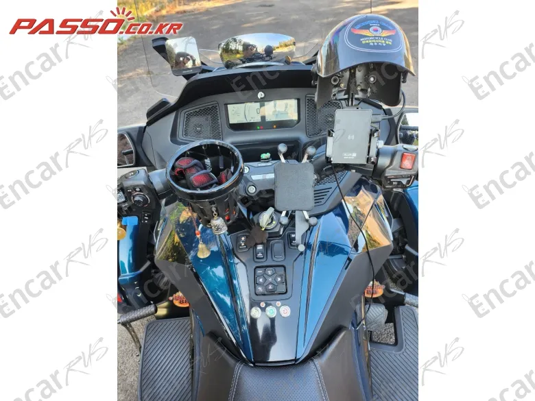 BRP CAN-AM SPYDER RT LIMITED - фото 3