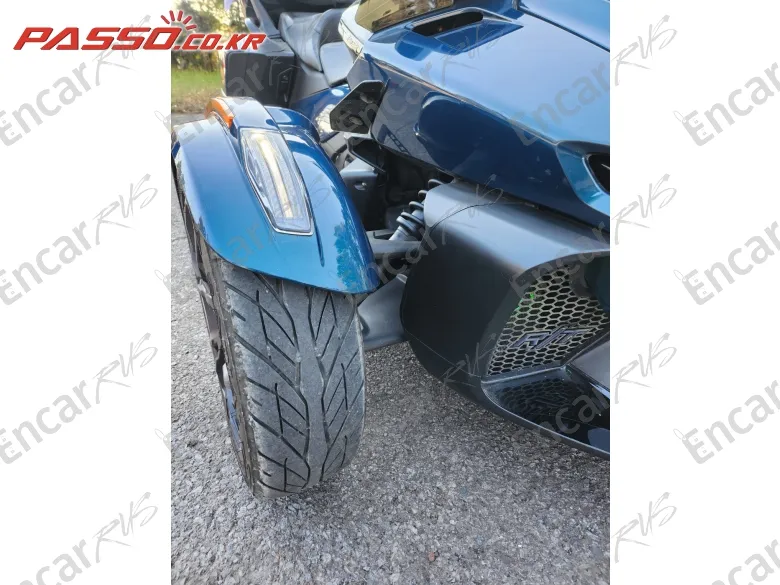 BRP CAN-AM SPYDER RT LIMITED - фото 5