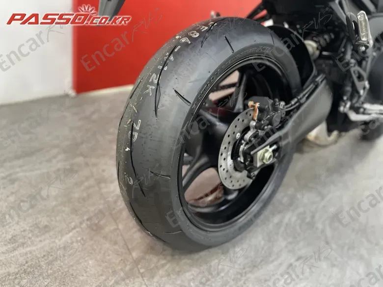 YAMAHA YZF R9 - фото 5