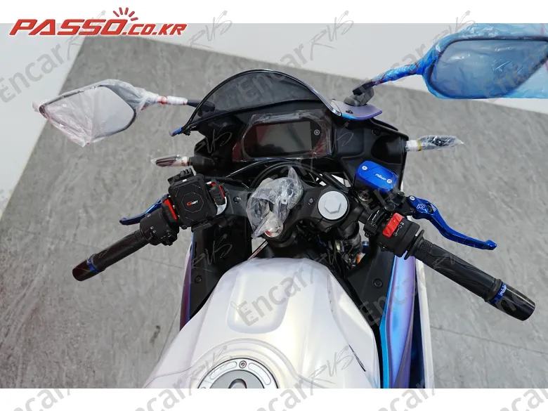 YAMAHA YZF R3 - фото 3