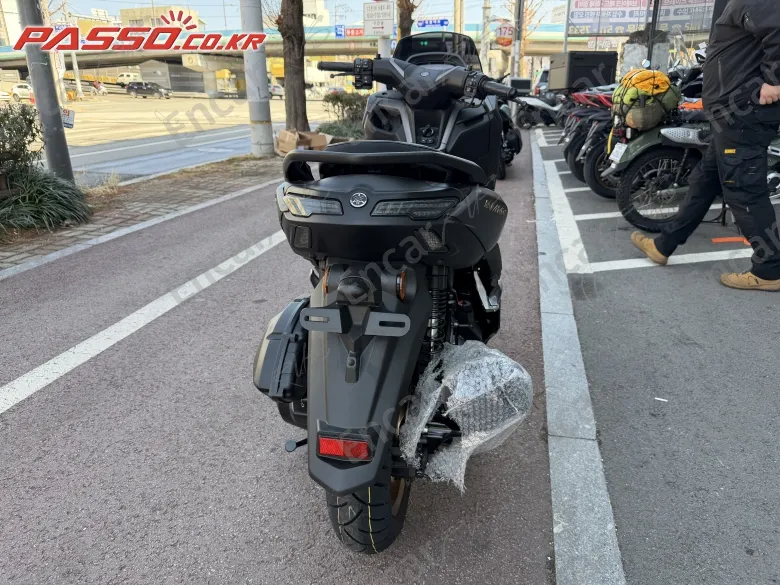 Yamaha N Max 155 - фото 3