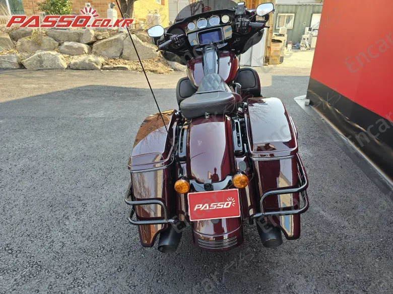 HARLEY-DAVIDSON FLHXS STREET GLIDE SPECIAL - фото 2
