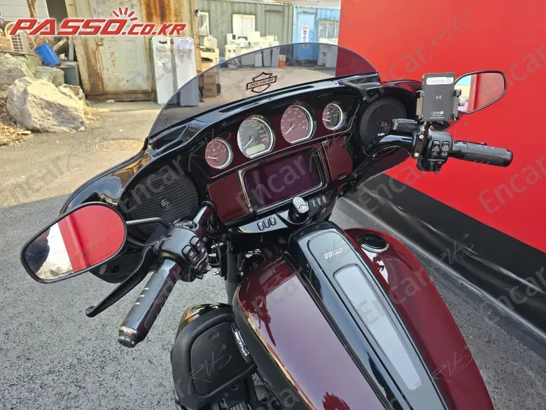 HARLEY-DAVIDSON FLHXS STREET GLIDE SPECIAL - фото 3