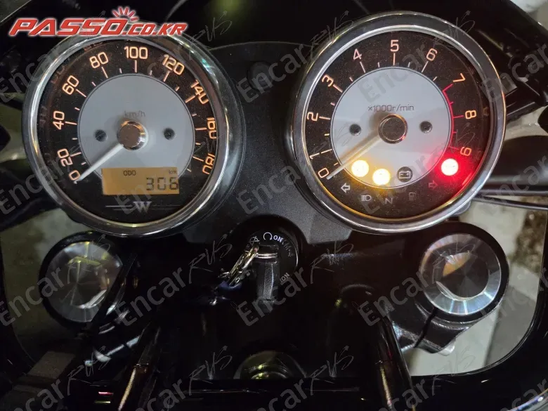 KAWASAKI W 800 CAFE - фото 3