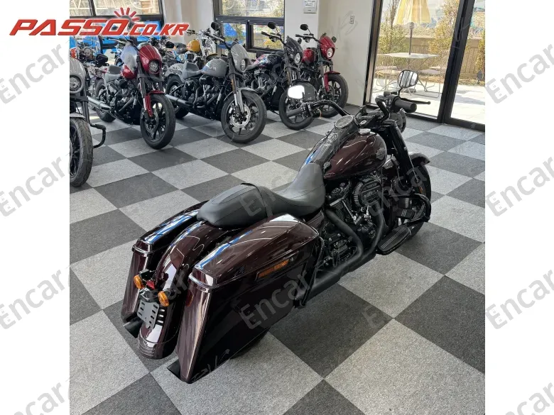 Harley-Davidson Roadking Special - фото 2