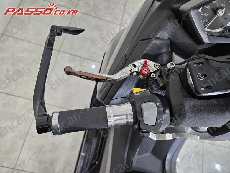 YAMAHA T MAX 530 - фото 3