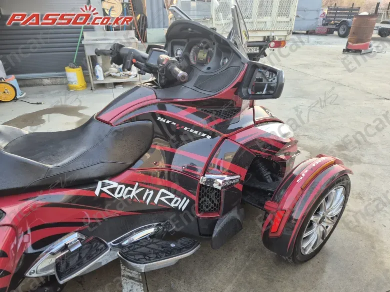BRP CAN-AM SPYDER RT LIMITED - фото 3