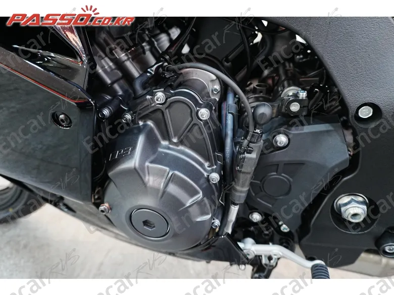 YAMAHA YZF R9 - фото 4