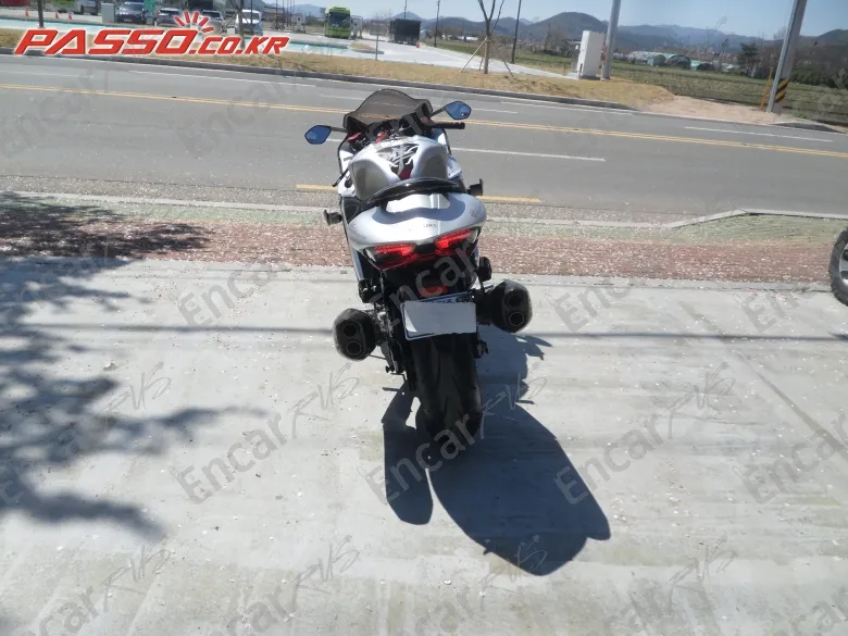 SUZUKI GSX R 1300 HAYABUSA - фото 2