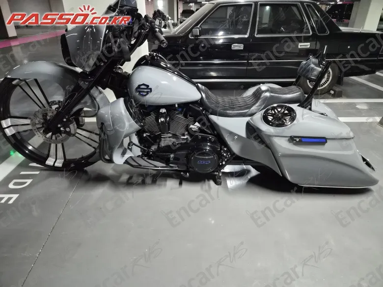 HARLEY-DAVIDSON FLHXS STREET GLIDE SPECIAL - фото 1