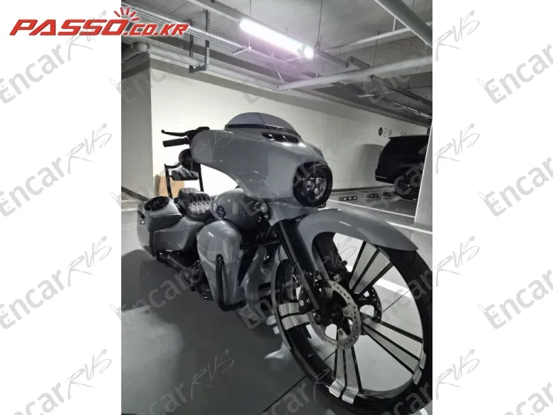 HARLEY-DAVIDSON FLHXS STREET GLIDE SPECIAL - фото 6