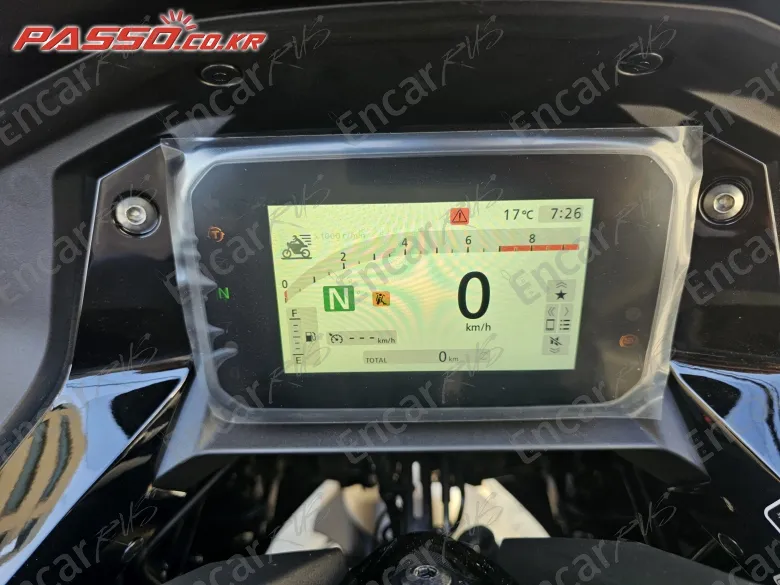 HONDA FORZA 750 - фото 4