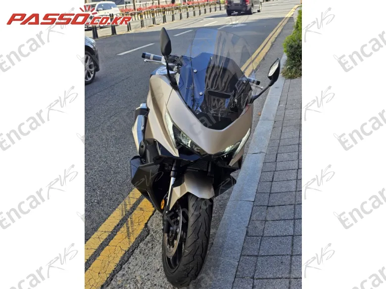 HONDA FORZA 750 - фото 6