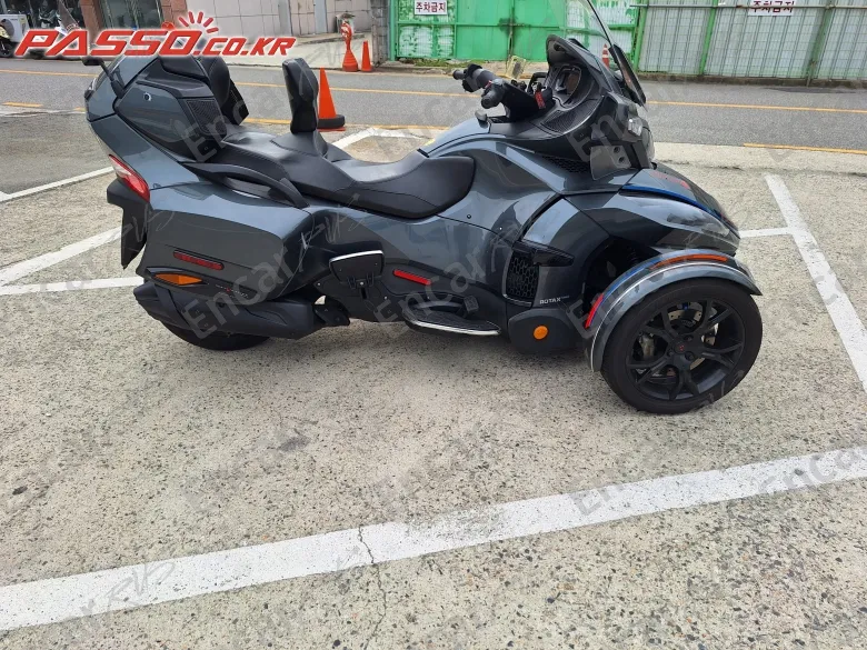 BRP CAN-AM SPYDER RT LIMITED - фото 0