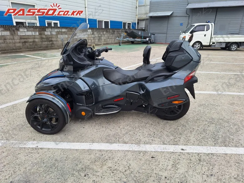 BRP CAN-AM SPYDER RT LIMITED - фото 1